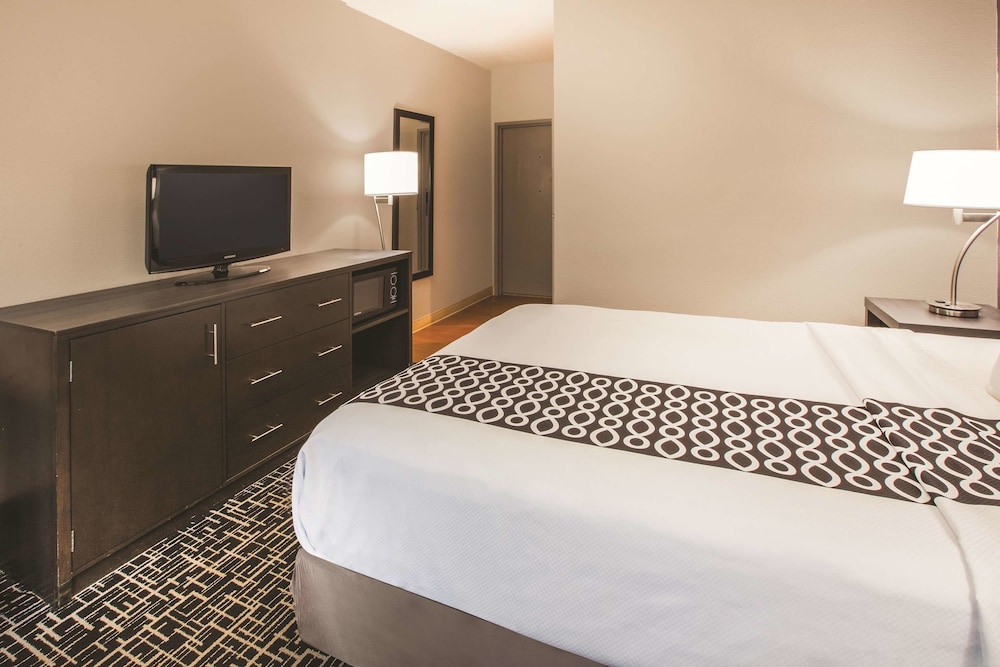 La Quinta Inn Indianapolis North at Pyramids 9/43