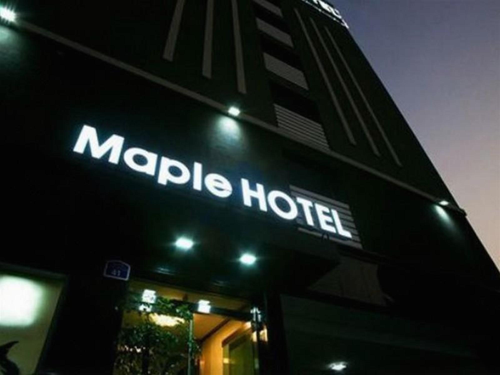 Hotel Maple 4/27