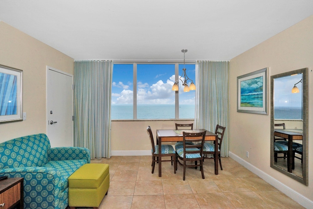 Hollywood Beach Tower 40/71