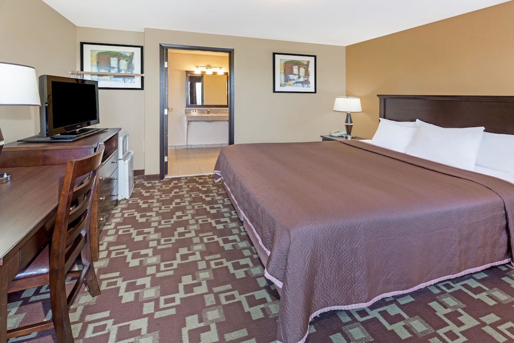 Travelodge By Wyndham Newport 11/44