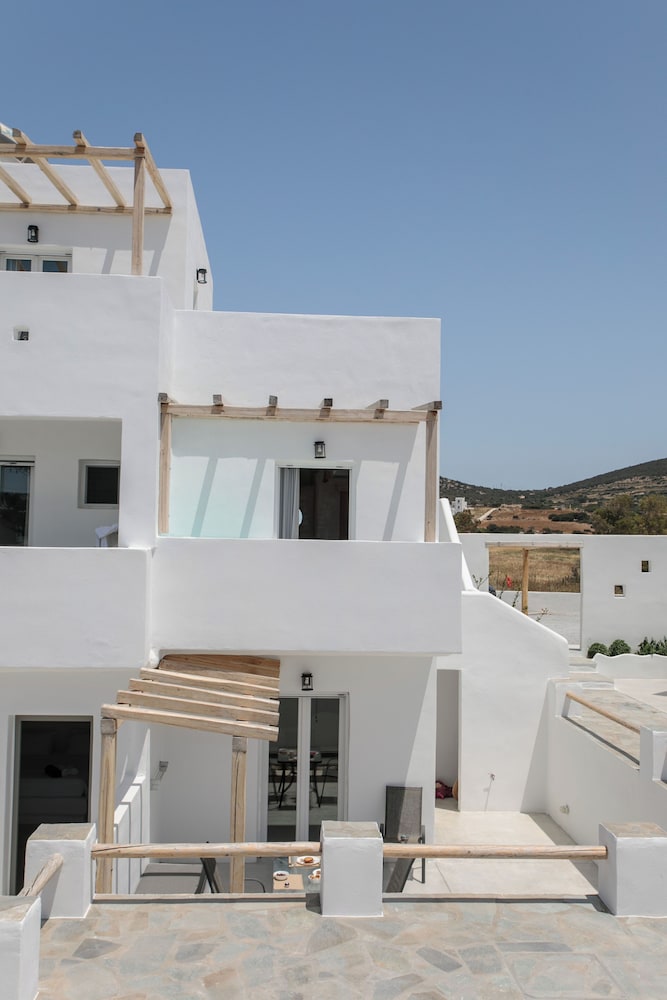 Irida Luxury Apartments 1/50