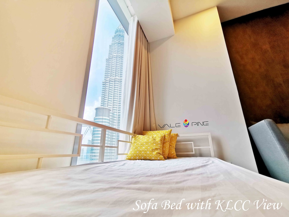 Tropicana The Residences KLCC by Luxury Suites 14/35