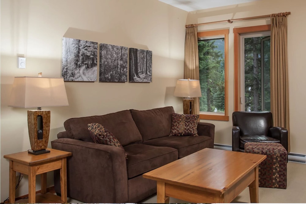Lodges at Canmore 34/52