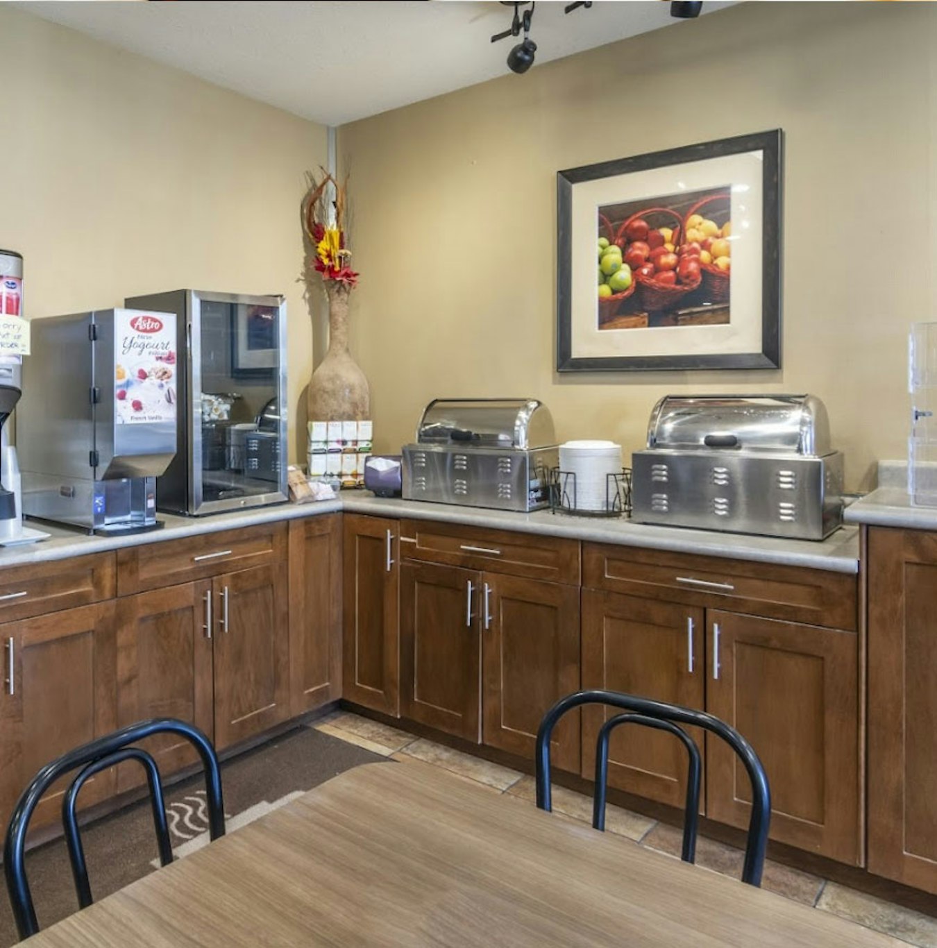 Devonian Hotel Suites 28/35