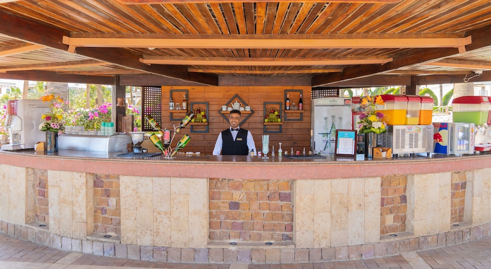 Club Reef Resort 4/52
