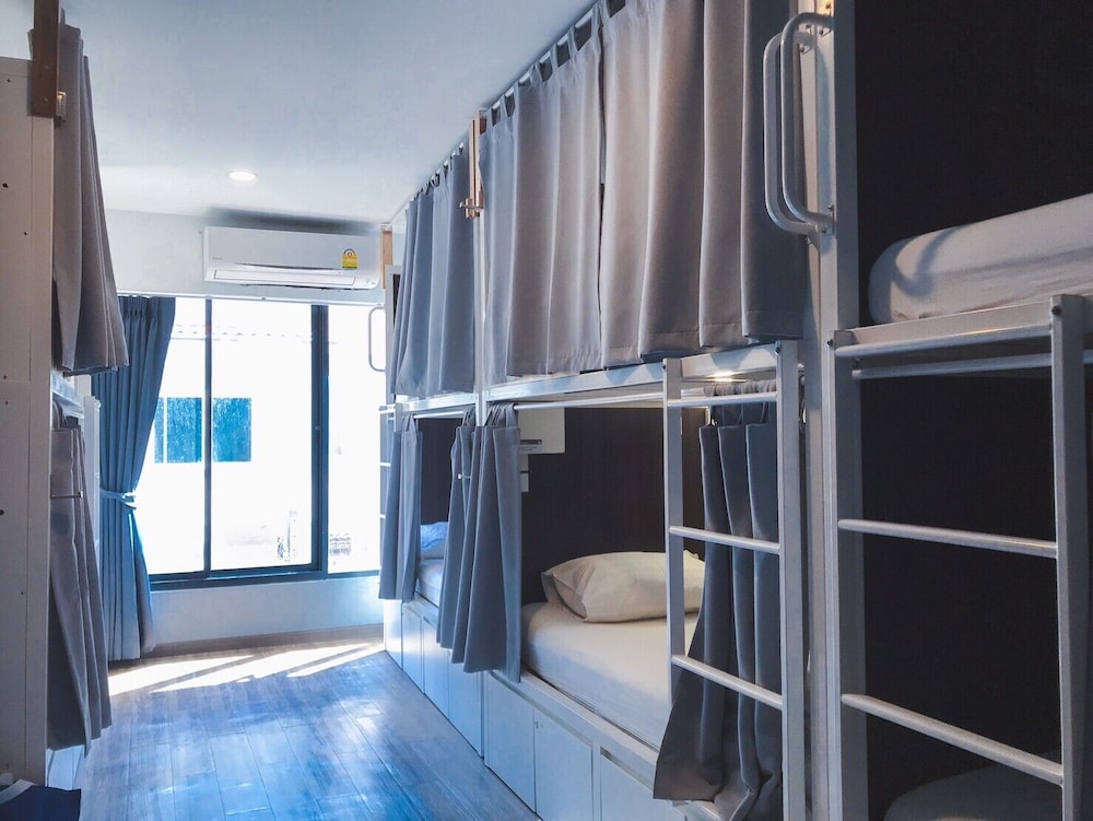 Click Hostel 8/65