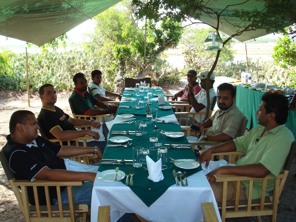 Mahoora Tented Safari Camp Bundala 11/18