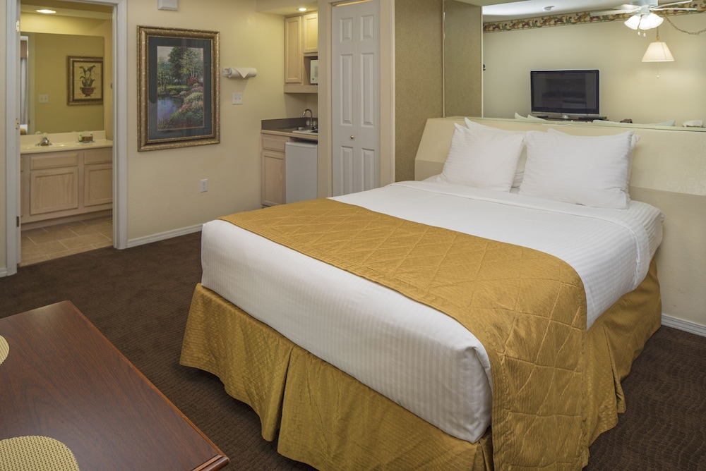 The Suites At Fall Creek 6/49