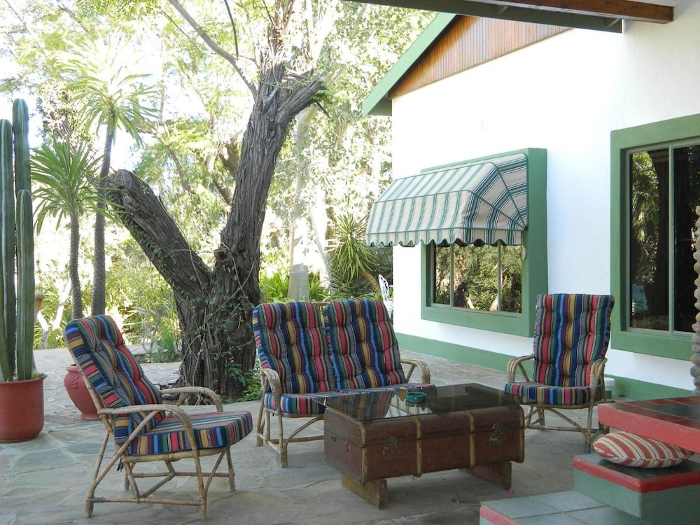 Corona Guest Farm 19/50