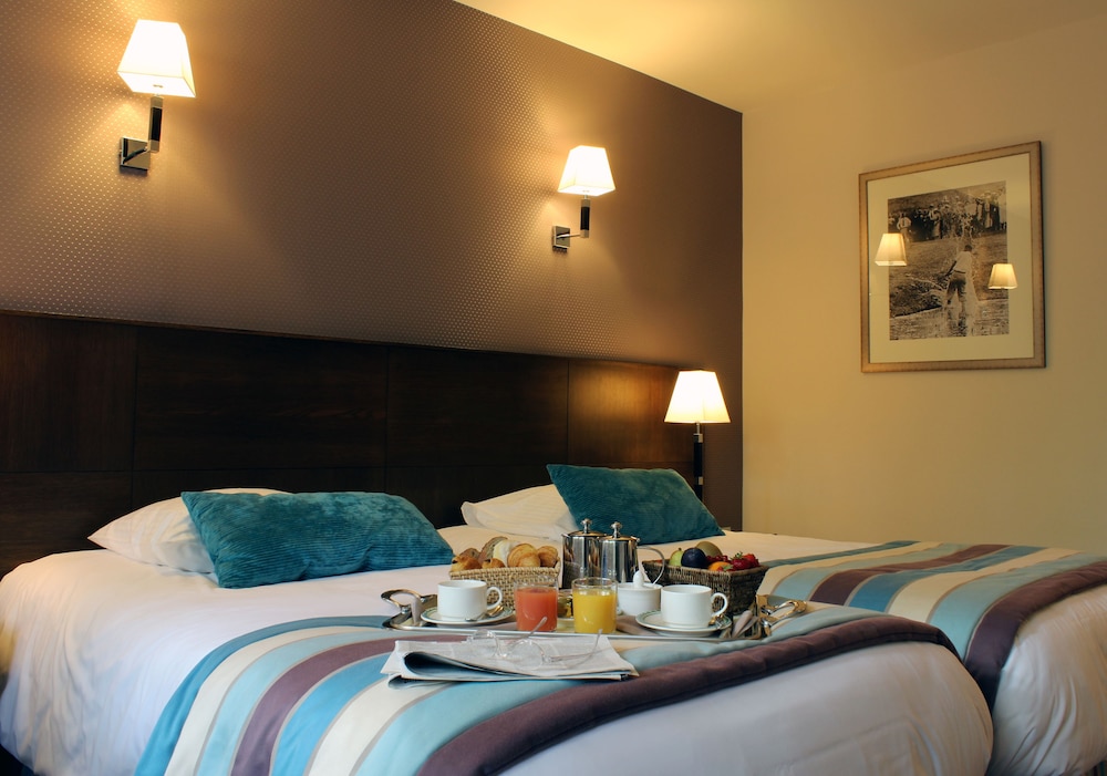Manoir Hotel 3/50