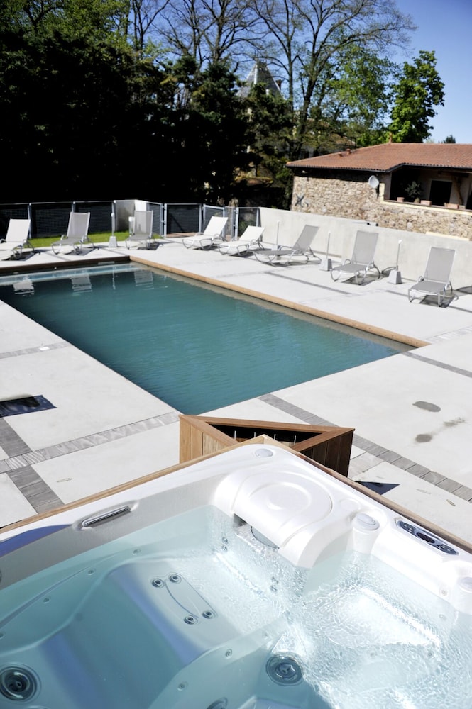 Domaine de Champlong GOLF & SPA 33/37