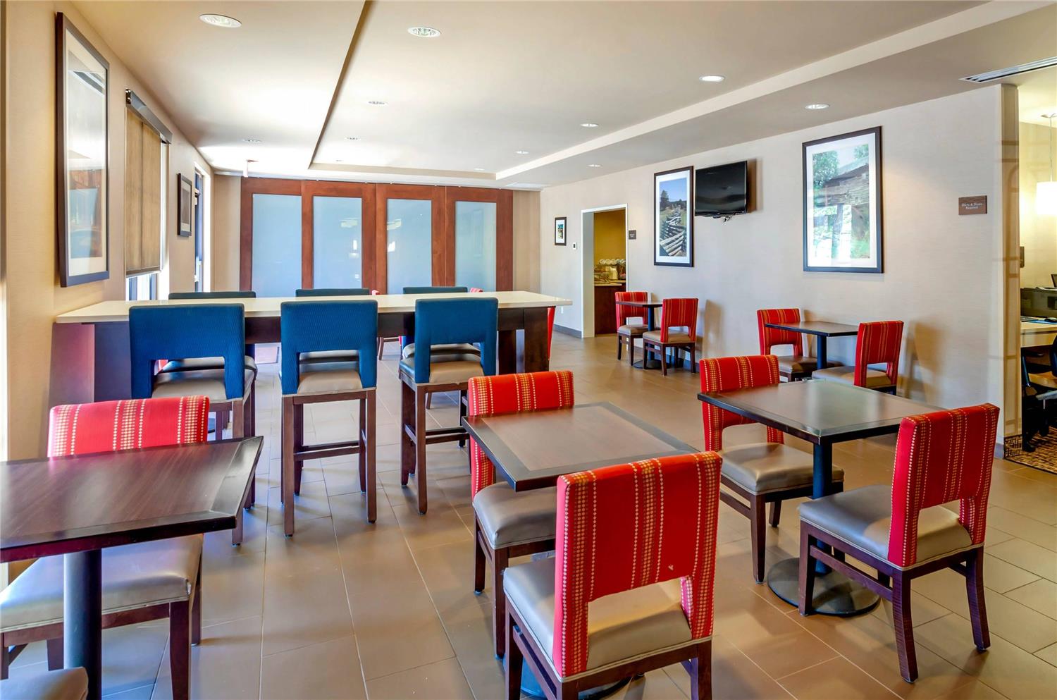 Comfort Inn & Suites Lynchburg Airport - University Area 30/40