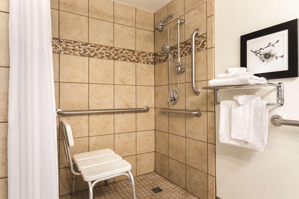 Country Inn & Suites By Radisson Fergus Falls Mn 10/41