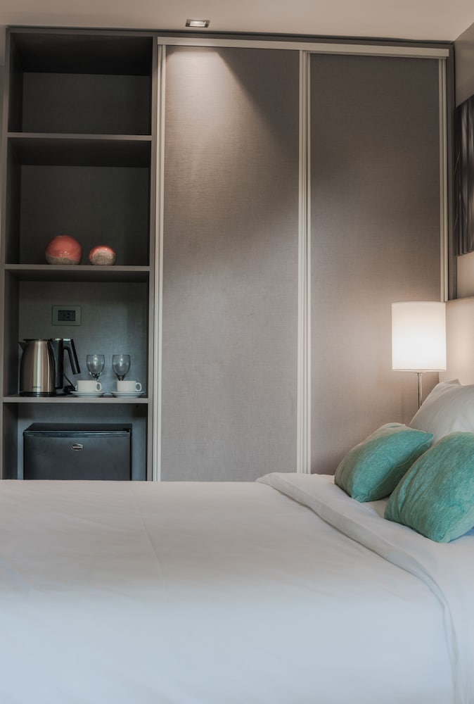 Portal Plaza Suites 15/50