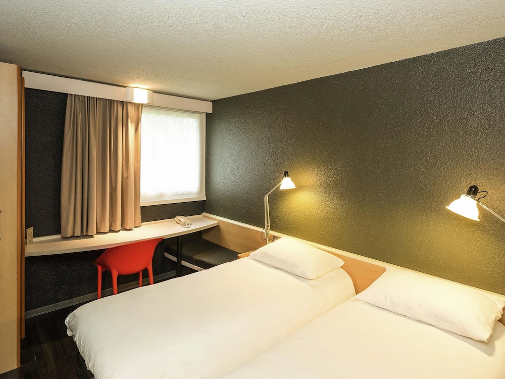 Ibis Lorient 16/50
