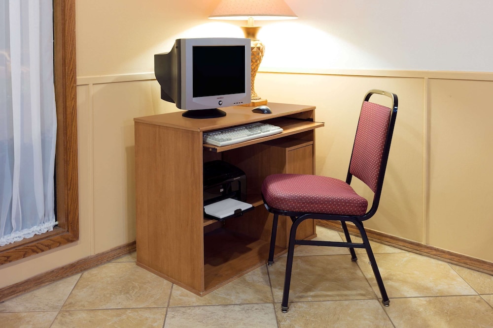 Super 8 By Wyndham Grapevine Dfw Airport Northwest 25/36