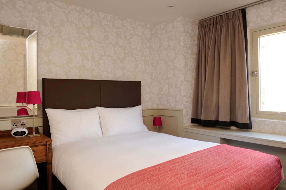 Brooks Hotel Edinburgh 7/62