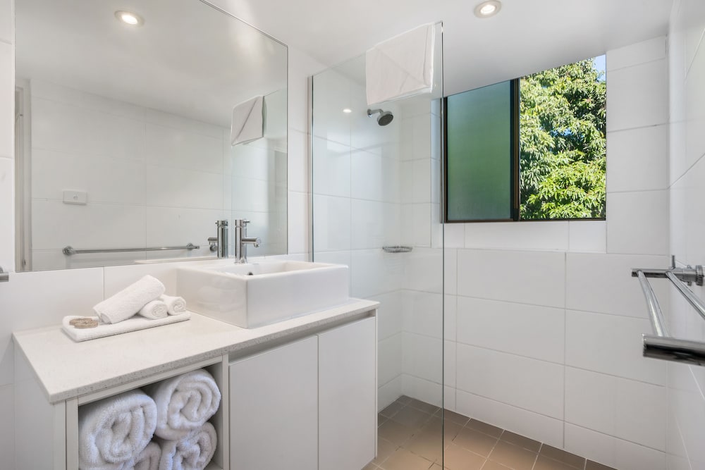 Bayview Beachfront Apartments 47/50