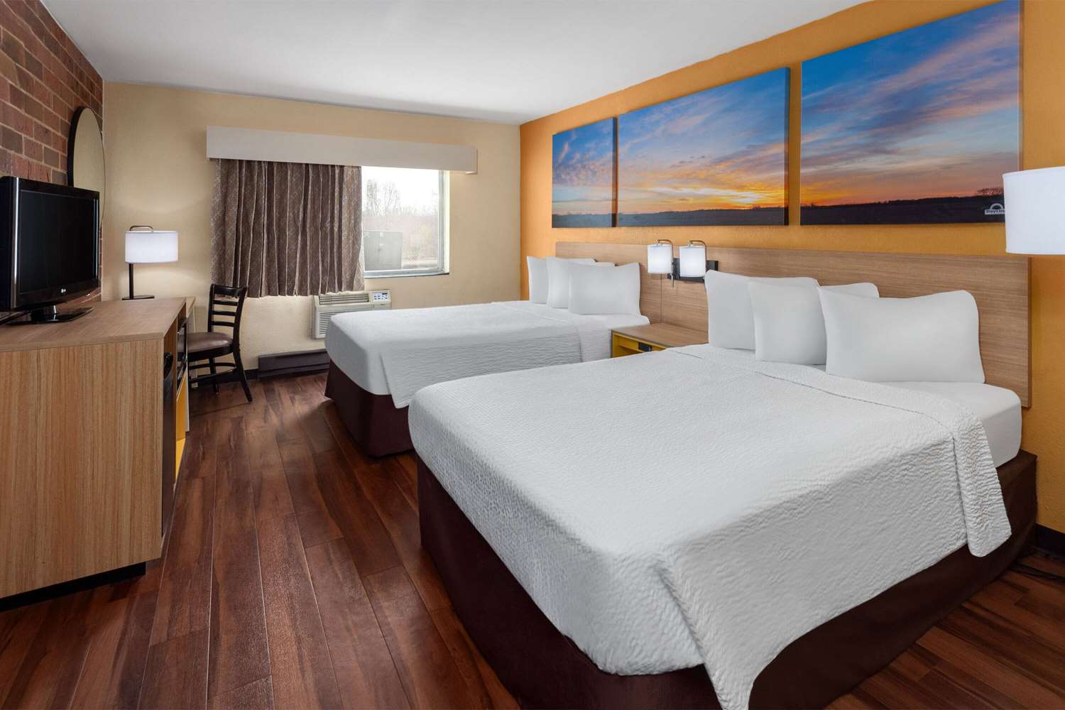Days Inn by Wyndham Rockford 8/37