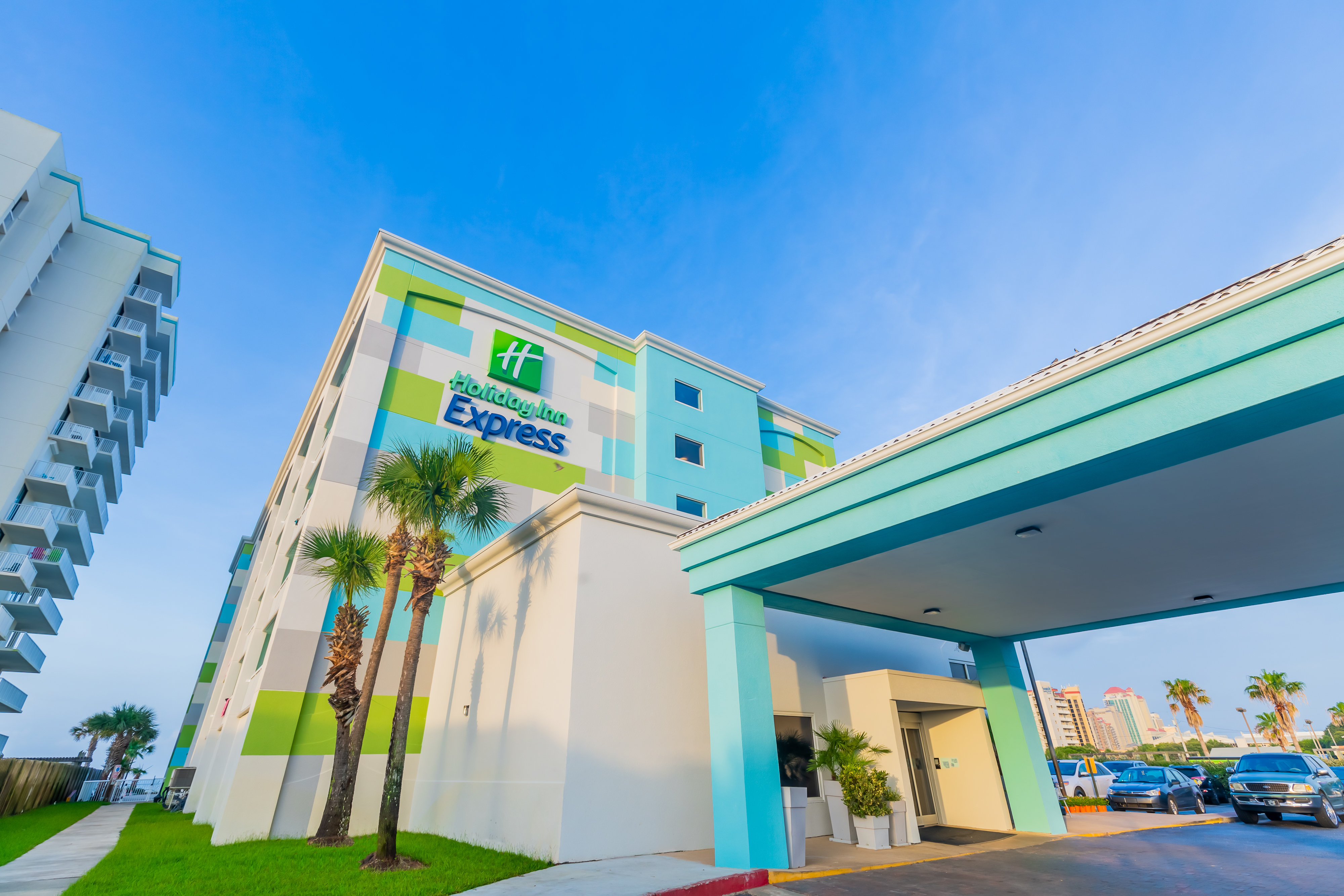 Holiday Inn Express Orange Beach-On The Beach 5/42
