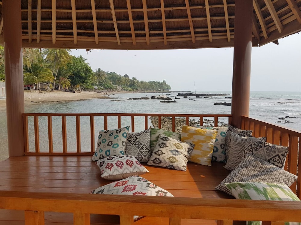 Double G Resort Anyer 10/30