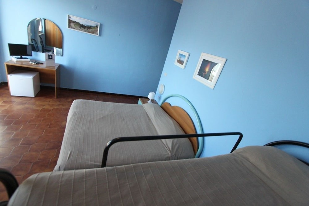 Hotel La Scogliera 7/22