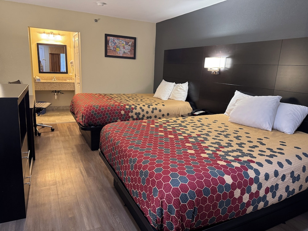 Upgrade, Efficiency, 2 Queen Beds