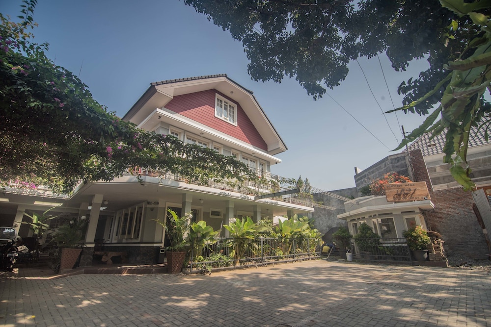 Boutique B21 Malang, Azana Hotels Collection 3/65
