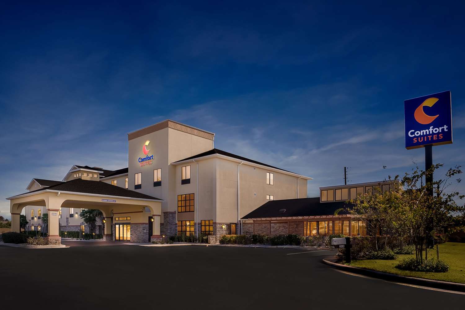 Comfort Suites Panama City Near Tyndall AFB 4/43