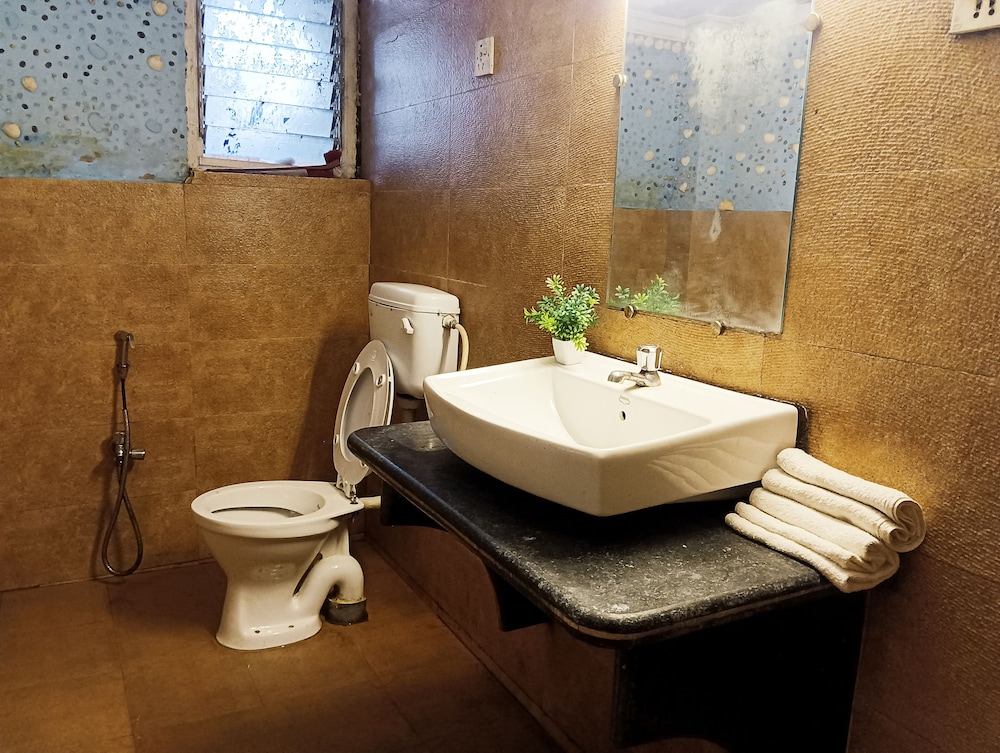 Hiline Guest House 44/48