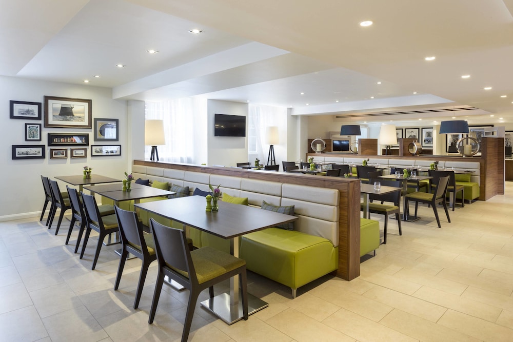 Courtyard by Marriott Edinburgh 48/64
