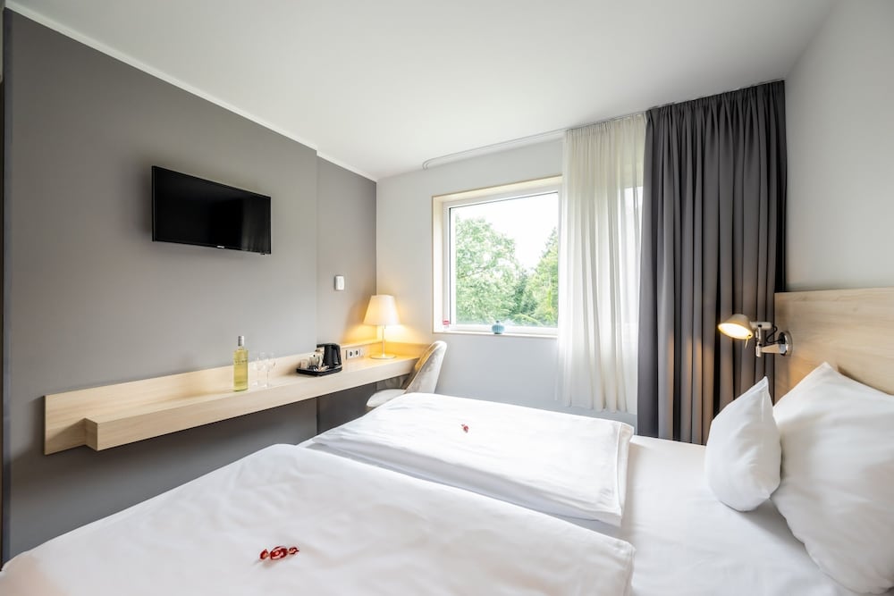 SUPERIOR, DOUBLE BED