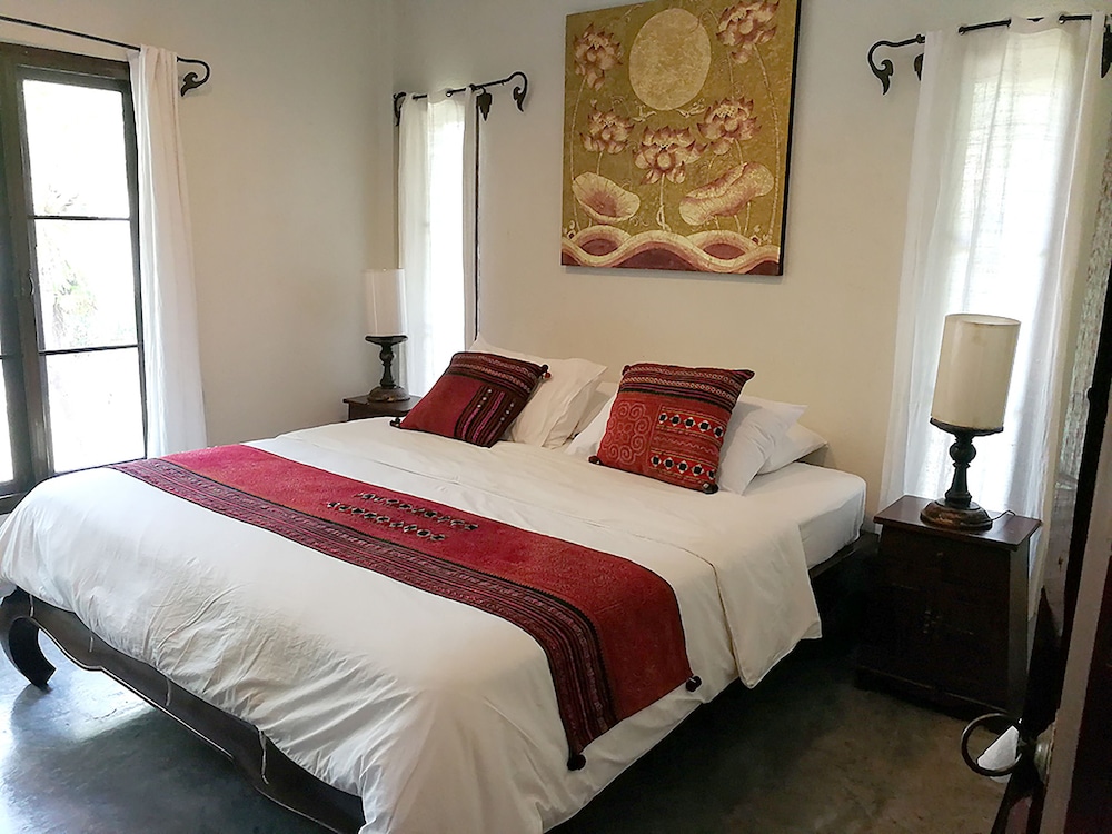 Jasmine Hill Lodge 7/50