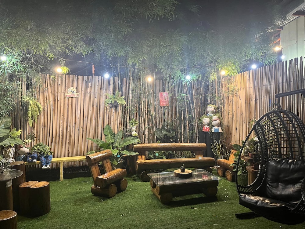 Manora Apartments And Guest House 58/66