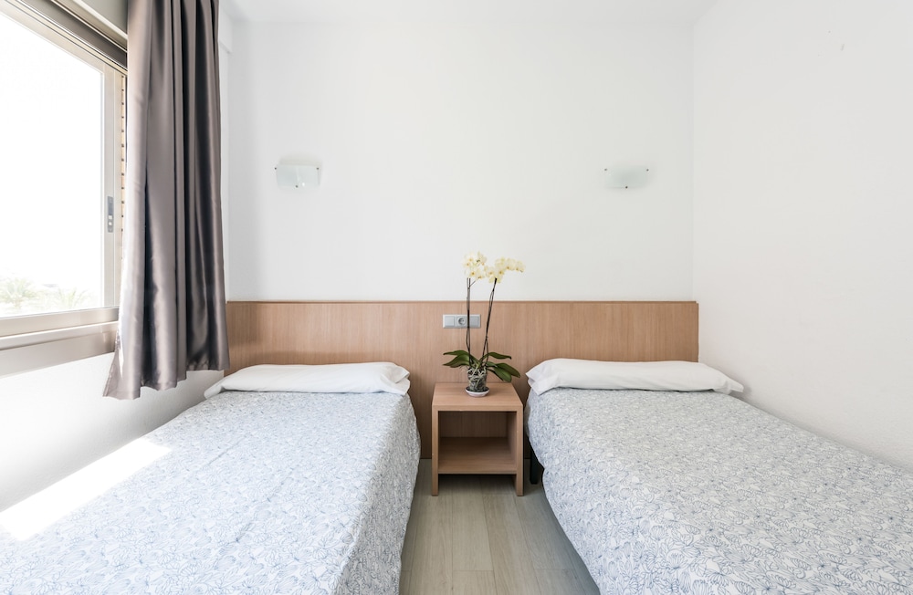 Apartamentos Atlantida 12/70