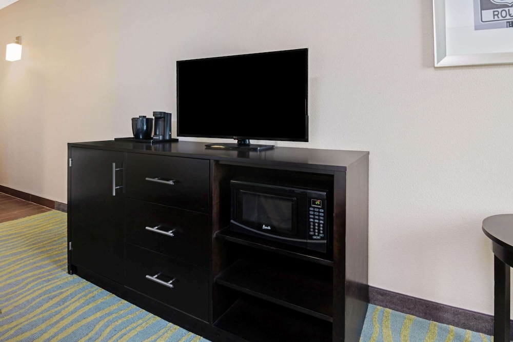 La Quinta Inn & Suites by Wyndham Durant 32/33