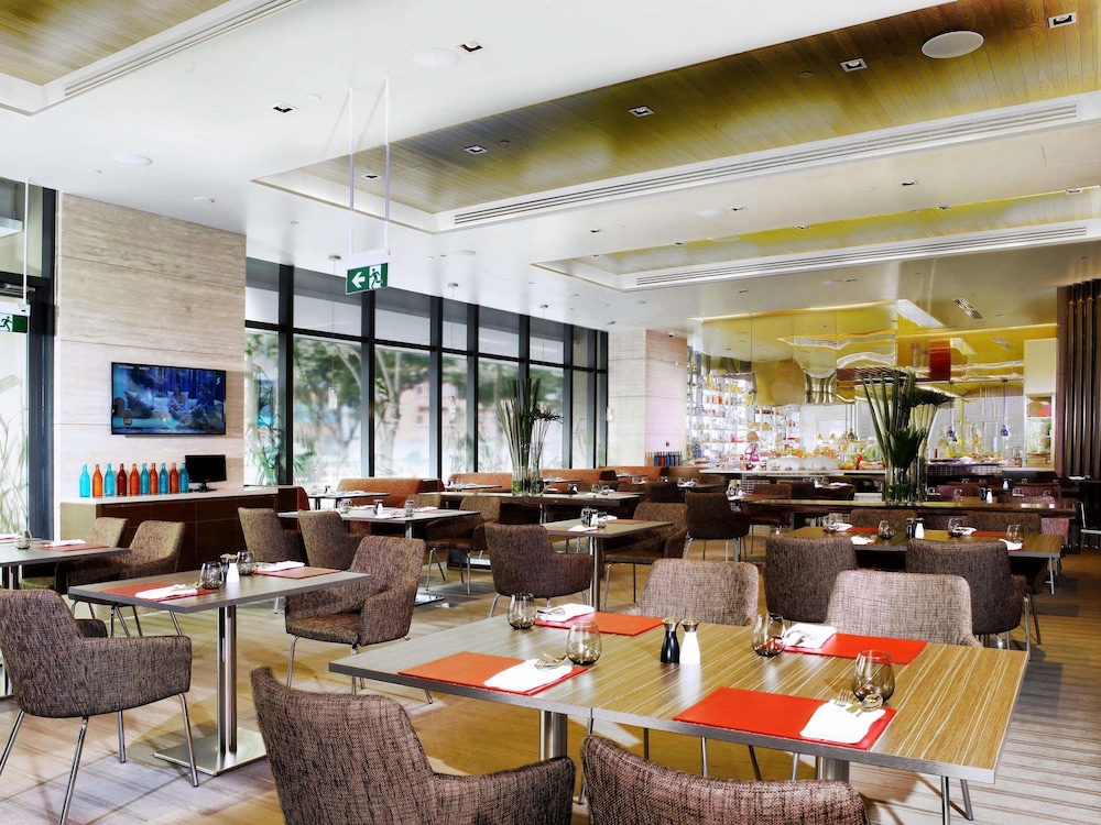 One Farrer Hotel 54/69