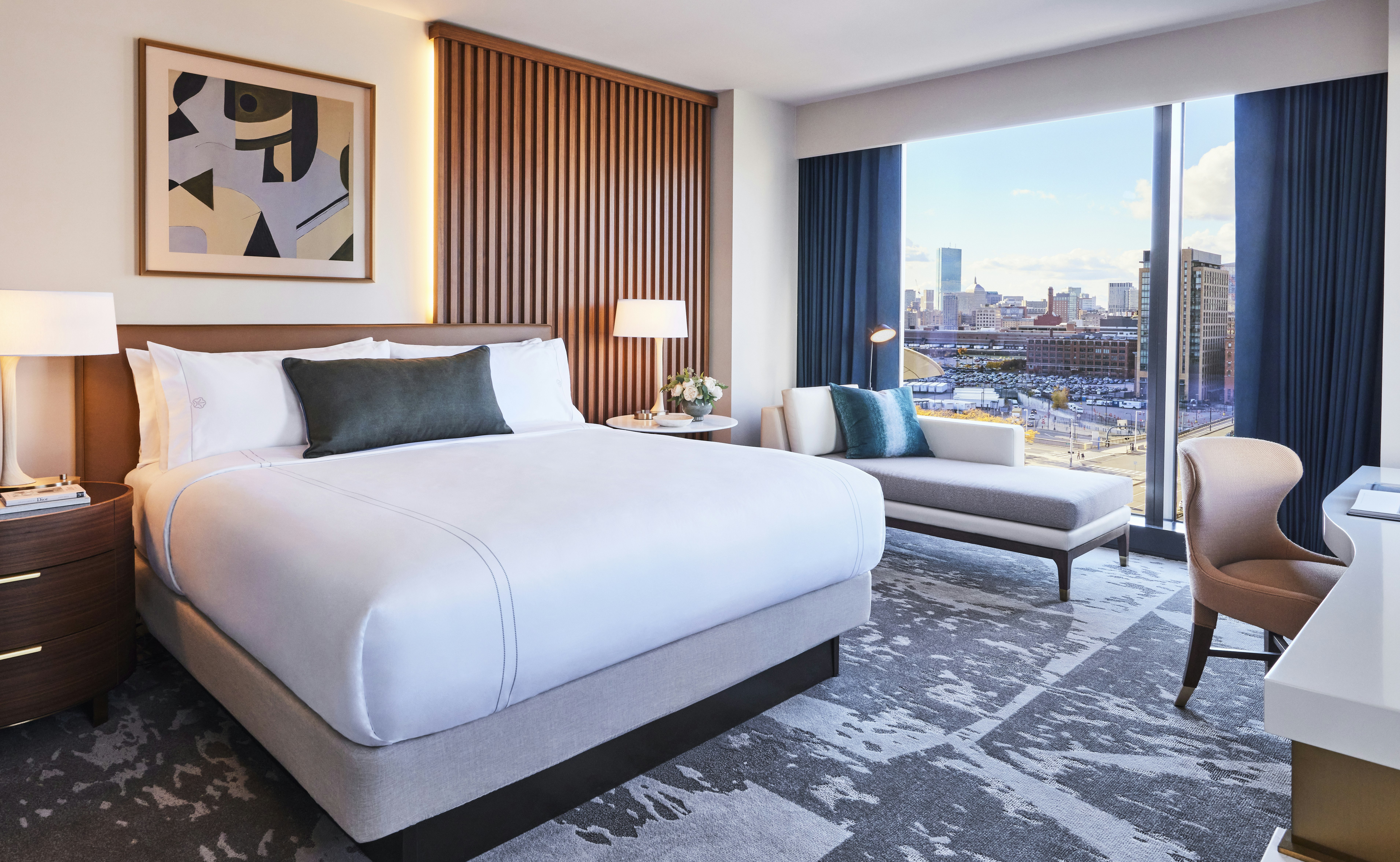 Patron, Junior Suite, King Bed, Accessible