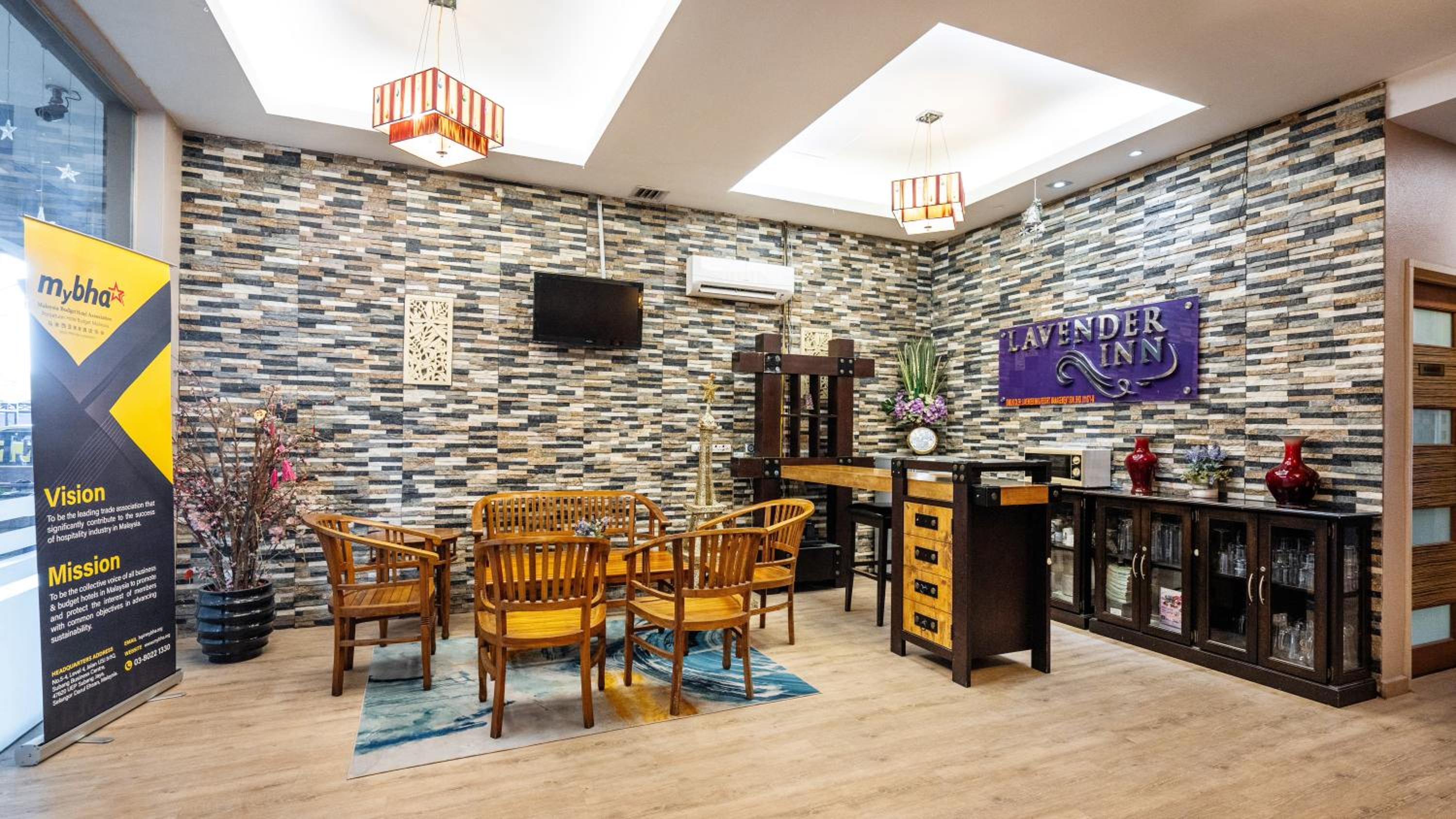 Lavender Inn Permas Jaya 52/68