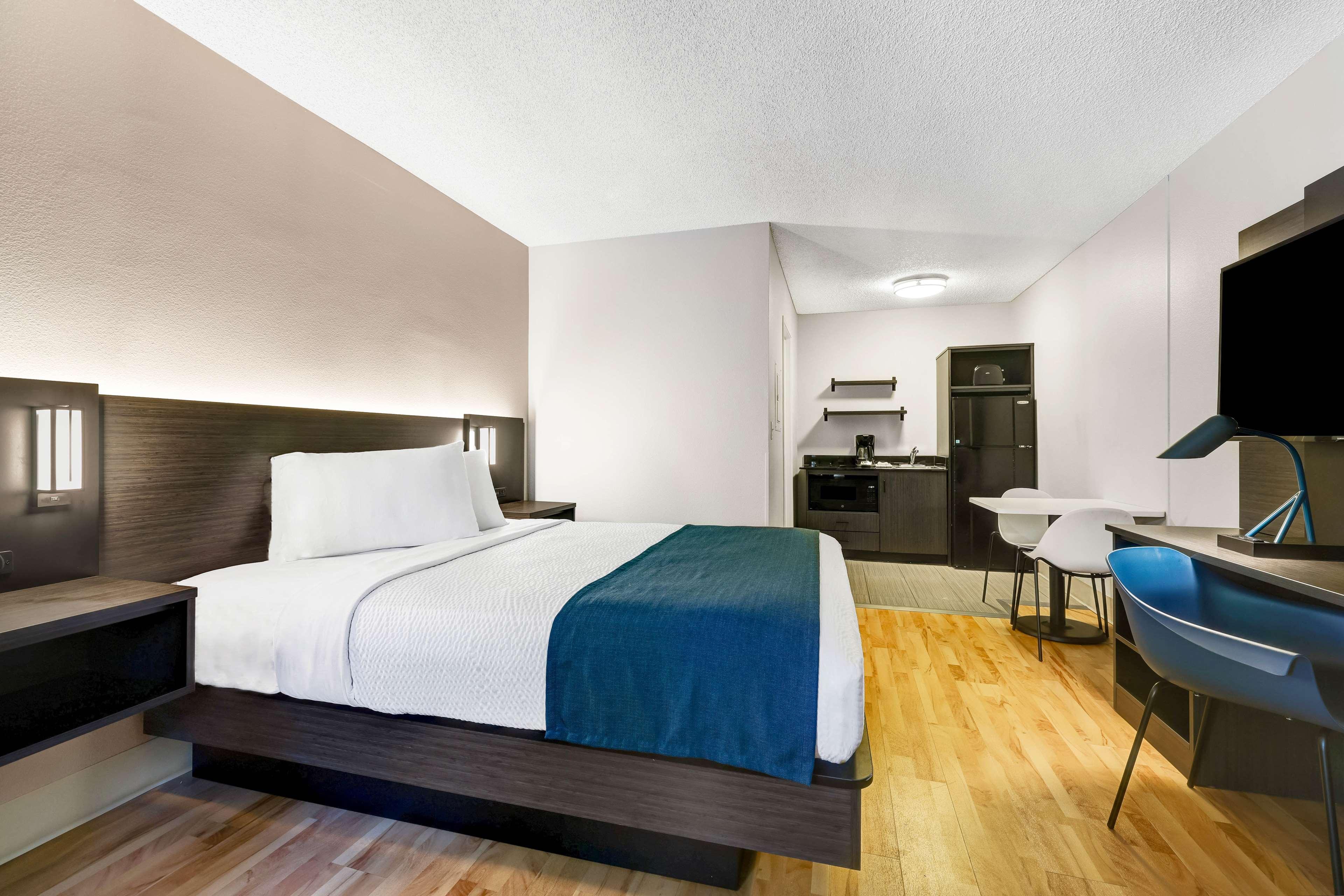 Studio6 Mountlake Terrace, WA - Seattle 14/35