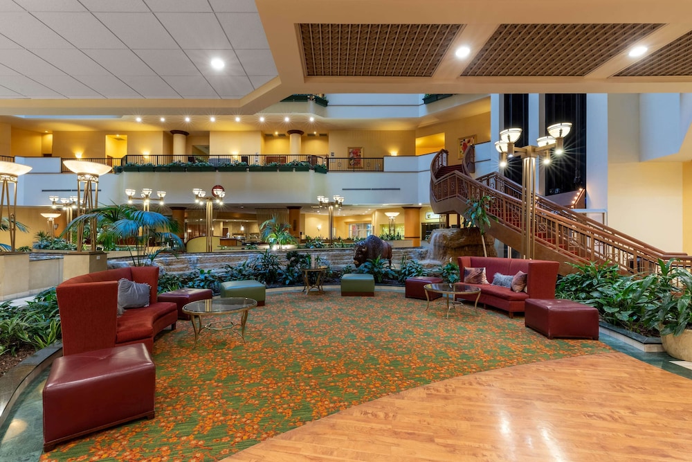 Wyndham Grand Oklahoma City Downtown 40/68