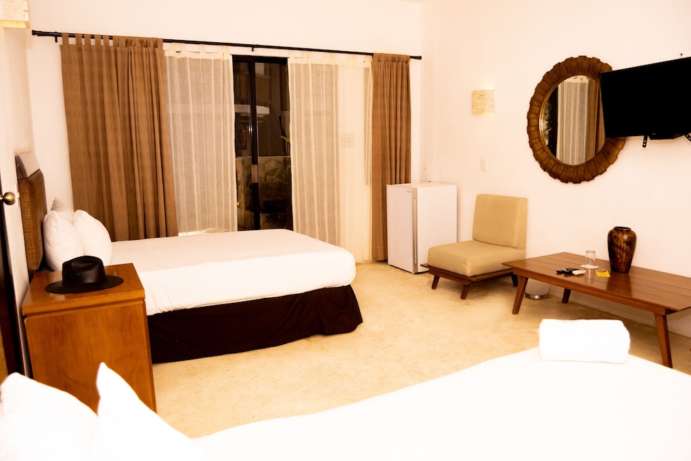 Siesta Fiesta Hotel 32/51