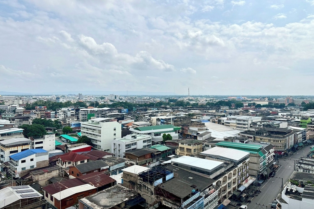 Pailyn Hotel Phitsanulok 72/76