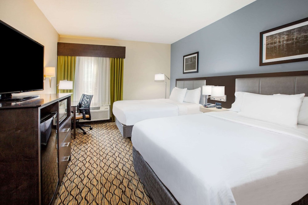 Wingate By Wyndham Roseville Detroit 3/17