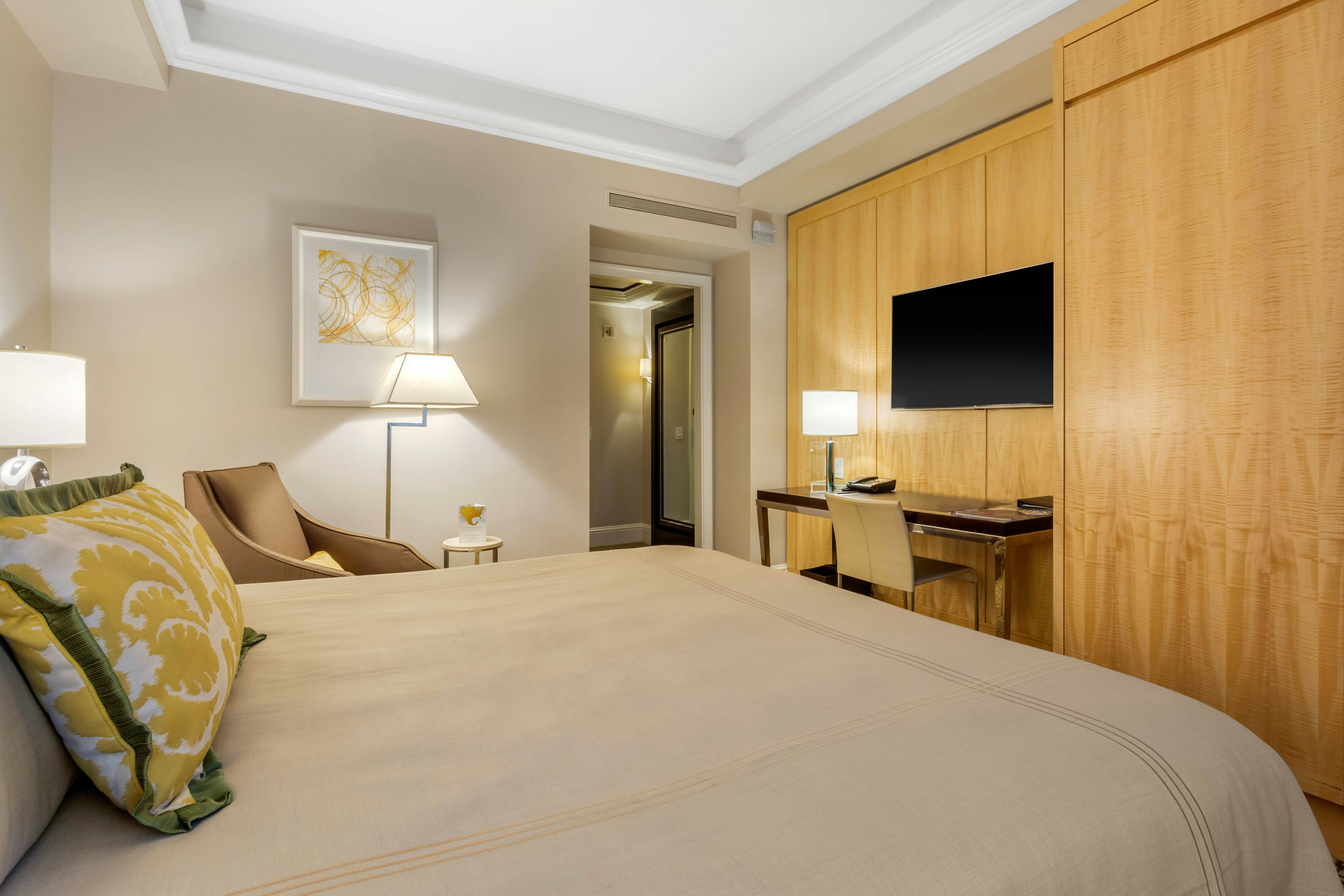 OMNI BERKSHIRE PLACE 18/62