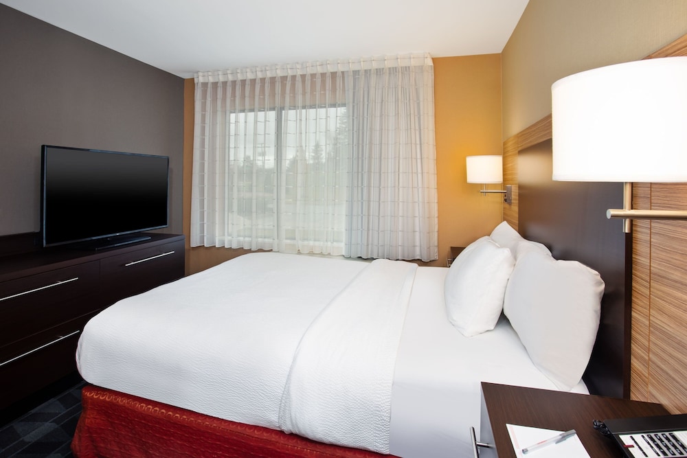 TownePlace Suites Detroit Belleville 14/50