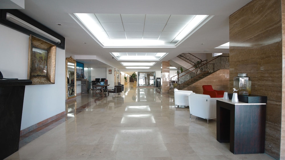 Imperio de Angeles Executive Leon Poliforum 6/55