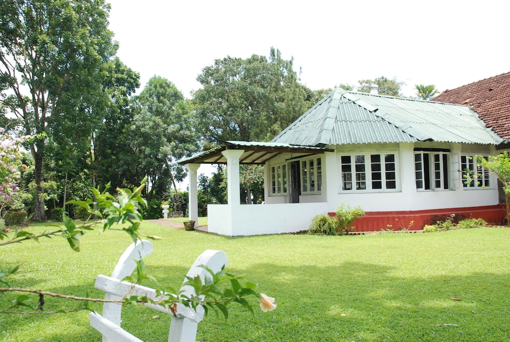 The Bungalow At Pantiya Estate 14/19