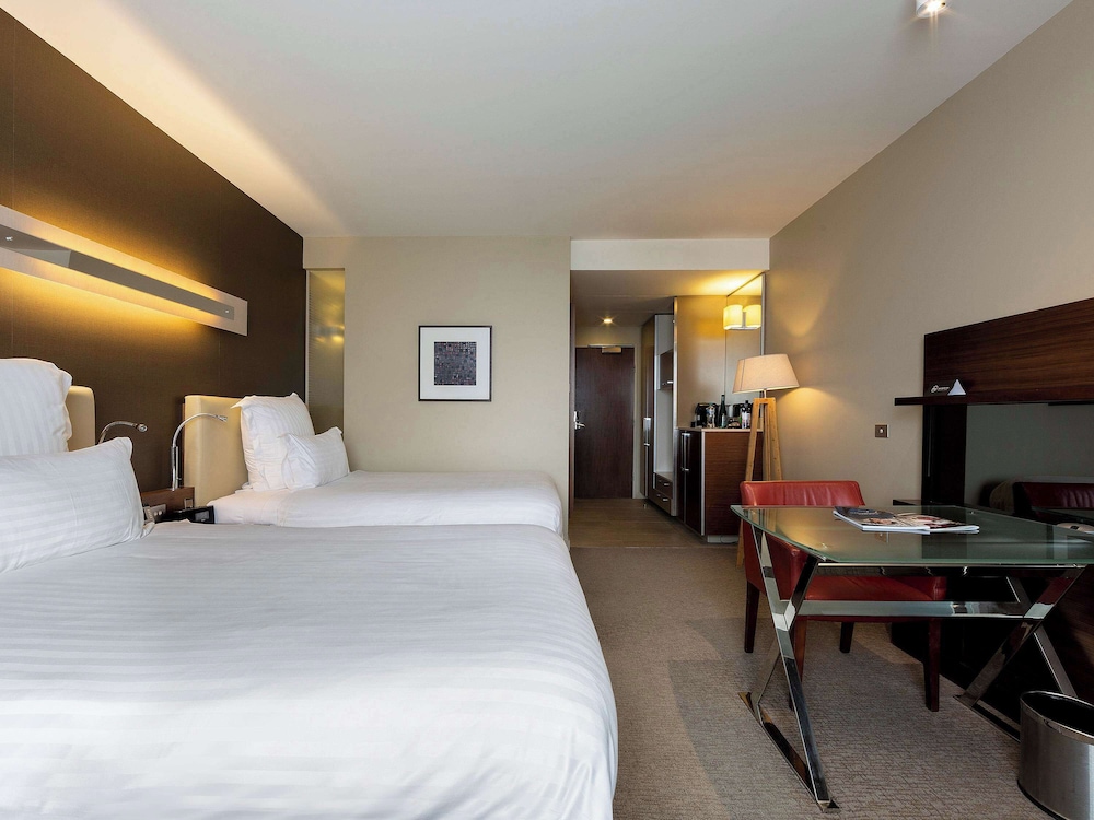 EXECUTIVE, 2 DOUBLE BEDS