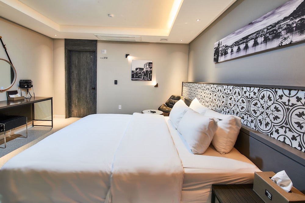 Vip, Residence, Double Bed، West In Hotel 3/10